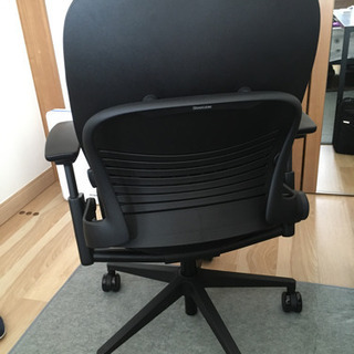 Steelcase LEAPチェア ブラックフレーム 背面座面クロス張り