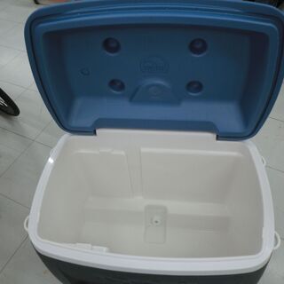 クーラーボックス 58L IGLOO 大型 キャスター付 コールドプレミアム 62QT MAXCOLD 車輪付 アウトドア キャンプ バーベキュー BBQ  クーラーBOX 保冷カート イグルー igloo 苫小牧西店