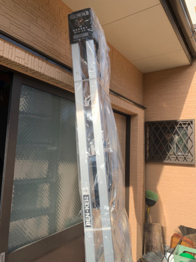 新品の脚立をお売り致します。値下げ致しました。