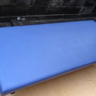 1台入荷】手動昇降 マッサージベッド 高田ベッド製作所 無孔タイプ 施術台