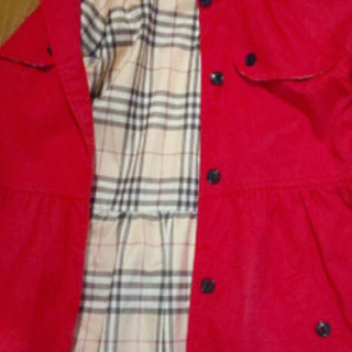 可愛い赤のフード付きコート & 花刺繍トレーナー  １５０cm