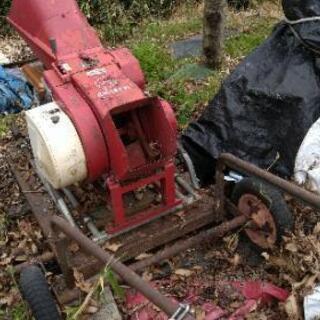 藁（わら）などの裁断機　カッター　ガソリンエンジン