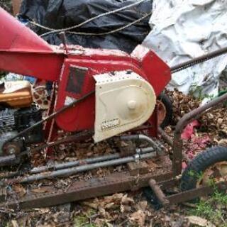 藁（わら）などの裁断機　カッター　ガソリンエンジン