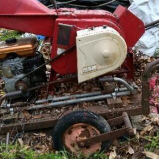 藁（わら）などの裁断機　カッター　ガソリンエンジン