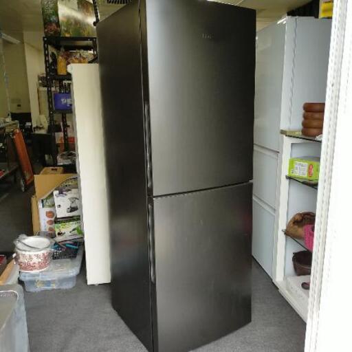 大型冷蔵庫　2ドア305リットル　、お売りします。