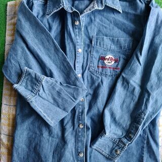 レア　古着　ヴィンテージ　ハードロックカフェ 　長袖　デニムシャツ　刺繍ロゴ　S レア 古着 ヴィンテージ ハードロックカフェ 長袖 デニムシャツ 刺繍ロゴ S