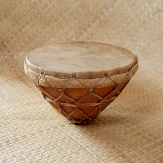 ネパール製の太鼓　エスニック　アジアン雑貨　土器の太鼓　ドラム