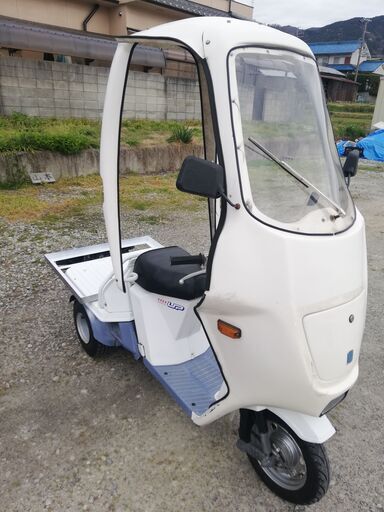ホンダのジャイロup  屋根付き。綺麗な車体でミニカーやカスタム、町乗りにいかがですか。