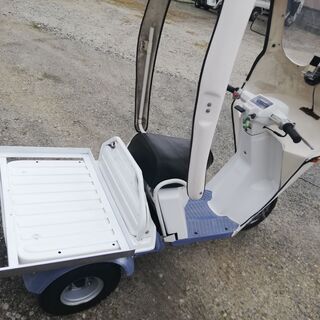 ホンダのジャイロup  屋根付き。綺麗な車体でミニカーやカスタム、町乗りにいかがですか。