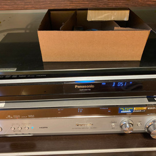 65インチテレビとレコーダー