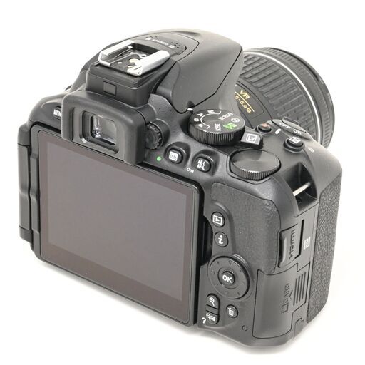 ニコン Nikon D5600 18-55 VR レンズキット 【フィルター・フードつき