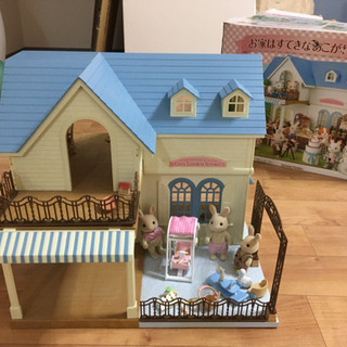 シルバニアファミリーの家と人形　500円