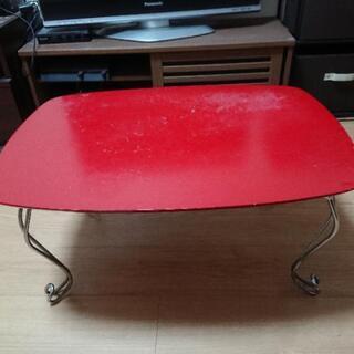 猫足 赤テーブル！