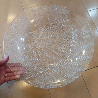 ガラス製シダ柄の大皿