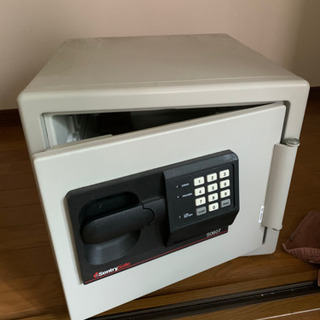 金庫　SentrySafe S0607