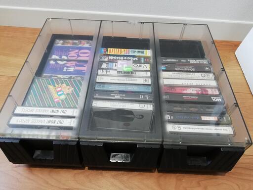 1980年代中心のポップス　音楽カセットテープとカセット専用収納