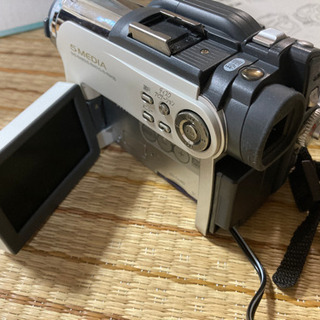 HITACHI DVDカメラ