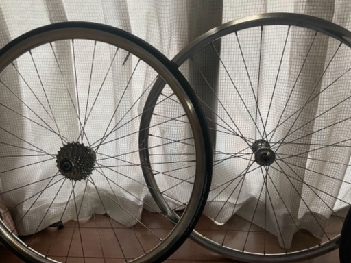 700c ホイール　ポリッシュ　銀輪