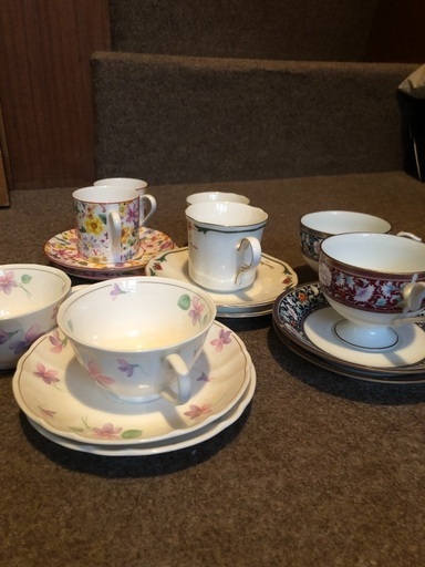コーヒーカップ\u0026ソーサー3セット　ティーカップ\u0026ソーサー1セット