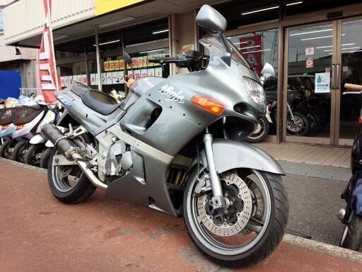 NO.3735　ＺＺＲ４００　Ｎ型　水冷４サイクル１６バルブ４気筒エンジン　スーパーコンバット　カーボン集合マフラー　グレーメタリック　☆彡