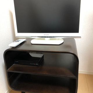 2014年型液晶テレビ＋テレビ台付き　シャープ　AQUOS 22インチ