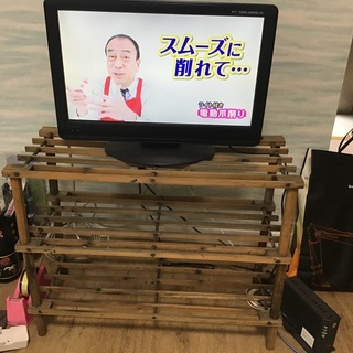 【ネット決済】【取引中】19型テレビ＆木製棚