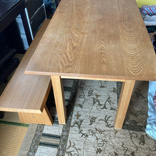 木の長イス　テーブル　家具　ダイニングテーブル