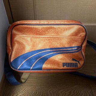 【PUMA(プーマ)】ショルダーバッグ オレンジ×ネイビー