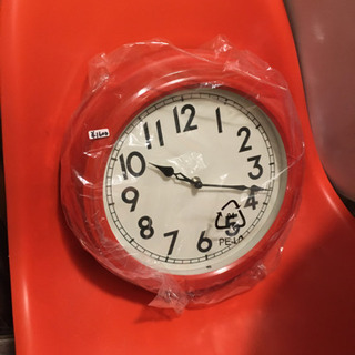 赤い掛け時計