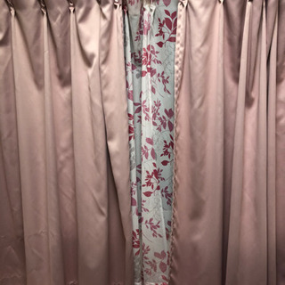 遮光カーテン(淡いピンク色)、レース ４枚セット ❗️早い者勝ち❗️