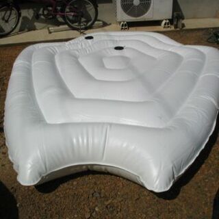 ボート　ジェットスキー　　マリンスポーツ　トーイングチューブ　4人乗り　大型　