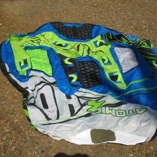 ボート　ジェットスキー　　マリンスポーツ　トーイングチューブ　4人乗り　大型　