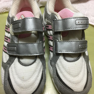 未使用 キッズシューズ adidas 21.0 女児