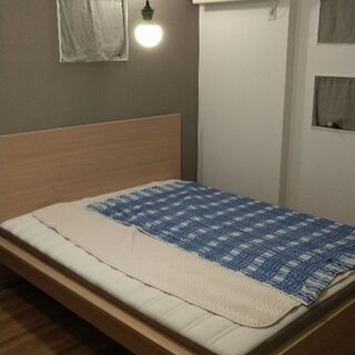 IKEA　マルムベッド　クイーンサイズ（フレーム、ベッドベースのみ）