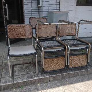 《解体処分済》店舗用の椅子 1脚につき現状にて300円