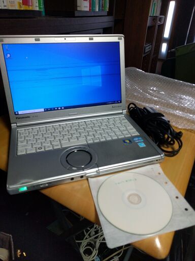 PanasonicノートパソコンCF-SX2　画面に筋入り　SDDにしています。Win10 4G/512G