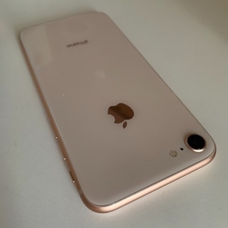iPhone 8 64GB ゴールド 美品 iPhone8 64GB ゴールド 美品商談中