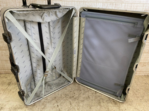 キャリーバッグの王様【愛品館江戸川店】リモワ RIMOWA黒ロゴ トパーズ