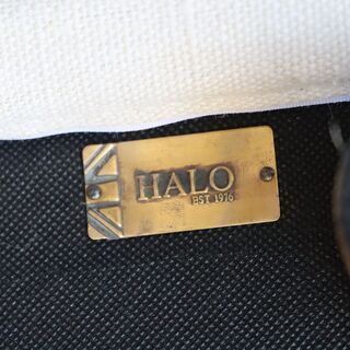 HALO(ハロ)のLUSCIOUS(ルシアス) 3人掛けソファーです。リネン生地にクッションにはダウンとフェザーを使用したふかふかの座り心地のトリプルソファはナチュラルモダンなインテリアにおススメ♪