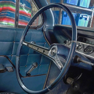 1962 シボレー インパラ　4ドア　納屋物　直6エンジン　コラムマニュアル　車輌交換可能