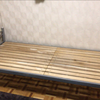 【ネット決済】棚・コンセント2口付き　すのこベッド　シングルサイズ