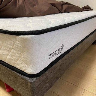 ダブルベッド　マットレス付き 組み立て可能です