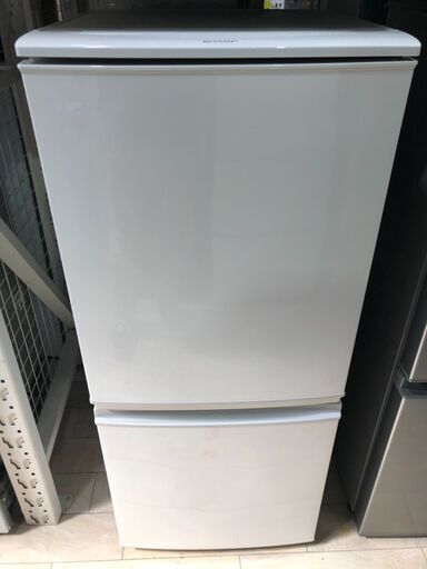 シャープ　ノンフロン冷凍冷蔵庫　SJ-D14B-W　137L　2016年