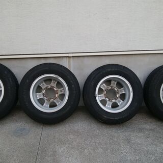 トヨタ ハイエース＆ニッサン NV350 キャラバン等 アルミホイール付き 