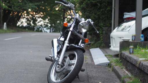ホンダ　マグナ50