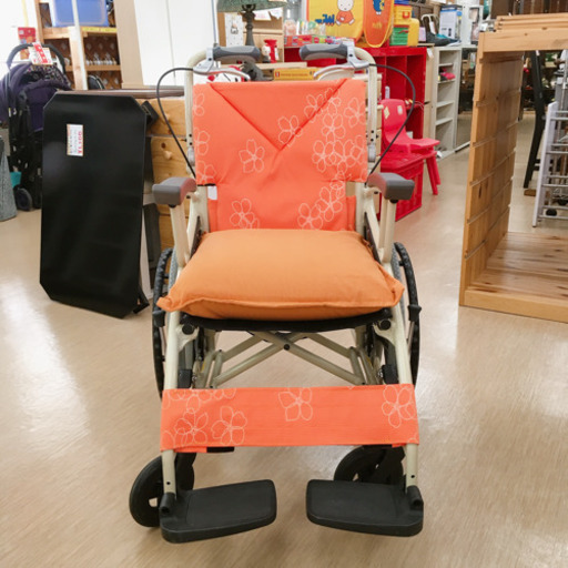 【通常価格4万円】「自立歩行が可能な方の歩行機能を補う歩行器型車椅子」歩行補助・介助用車椅子☆手押し車としても！✨カワムラサイクル✨クッション欠品（代わりの物を付属しました）中古品
