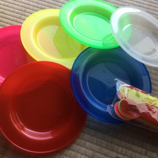 プラスチックの皿セット