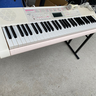 カシオ 光ナビゲーションキーボード LK-111 2011年 スタンド付き (n_k_sale) 共和の鍵盤楽器、ピアノの中古あげます・譲り