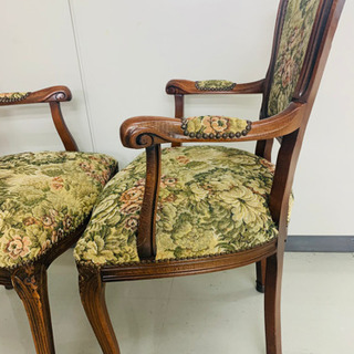 中古品　猫足　イタリアン調肘かけ椅子　2脚