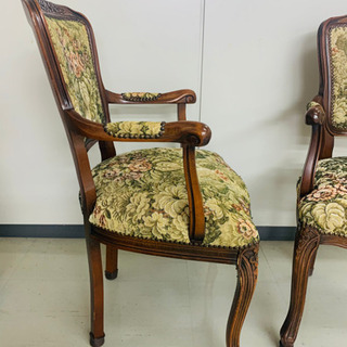 中古品　猫足　イタリアン調肘かけ椅子　2脚